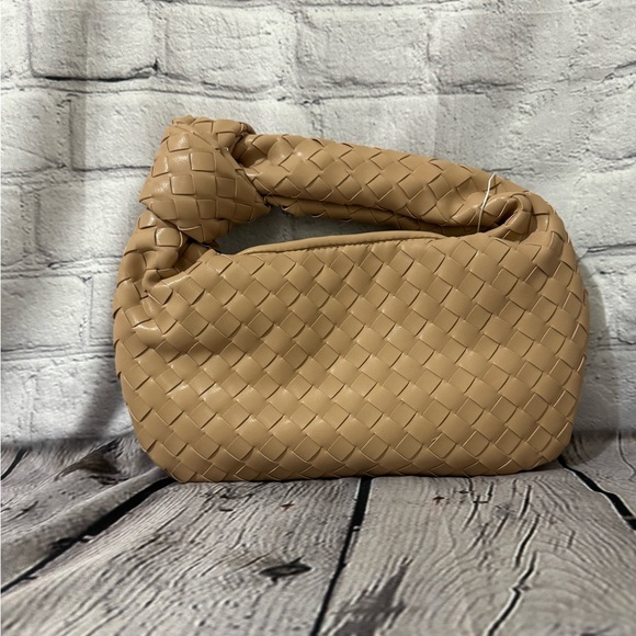 NWOT Knotted Woven Handbag - Picture 2 of 3